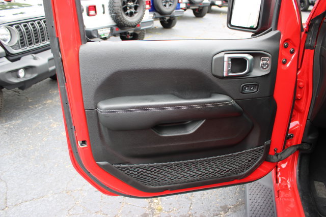 Used 2022 Jeep Wrangler Unlimited Sahara AWD/4WD image 10