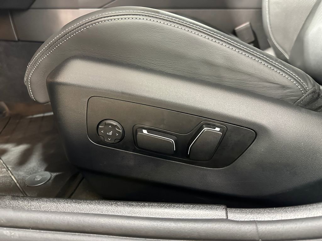 Used 2025 BMW M5 Touring image 17