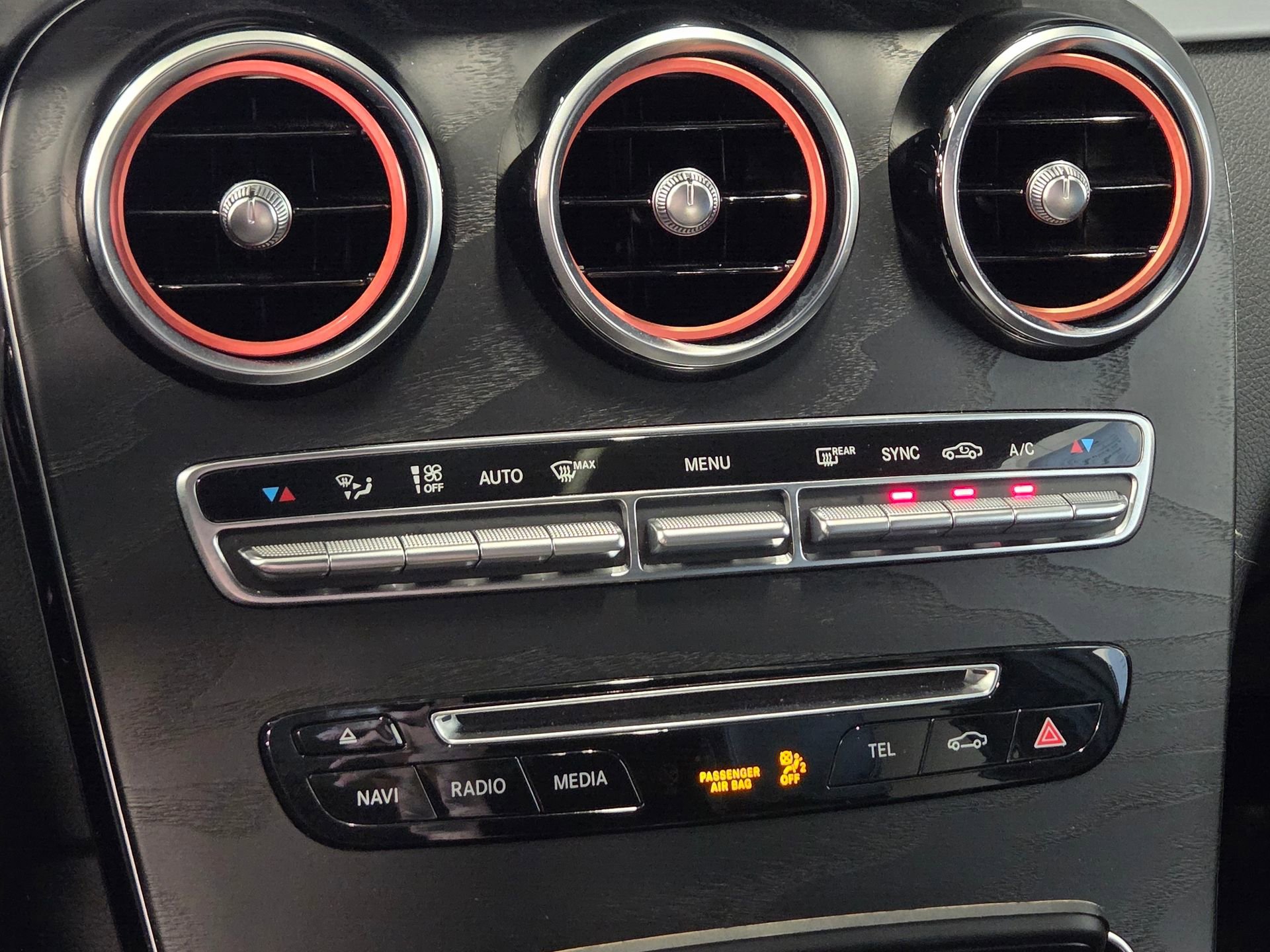 Used 2019 Mercedes-Benz GLC 300 GLC 300 image 24