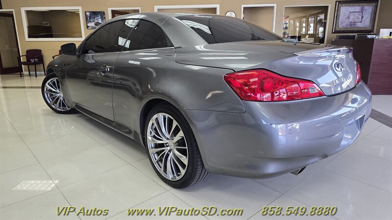Used 2013 INFINITI G37 Convertible w/ Premium Pkg RWD image 3
