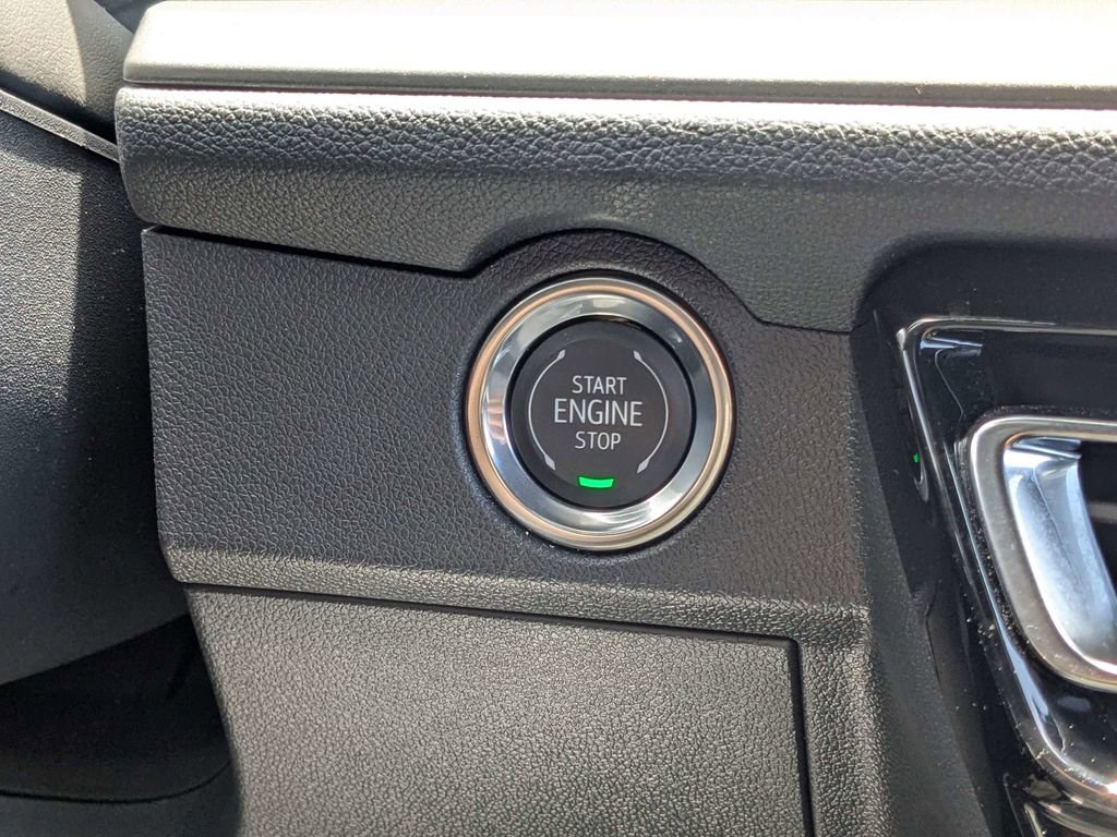 Used 2026 Chevrolet Traverse LT FWD image 29