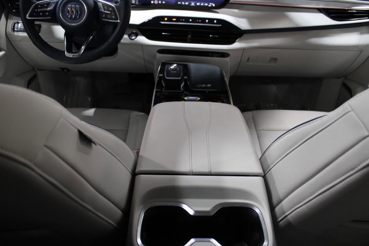 Certified 2025 Buick Enclave Avenir w/ Super Cruise Package image 33