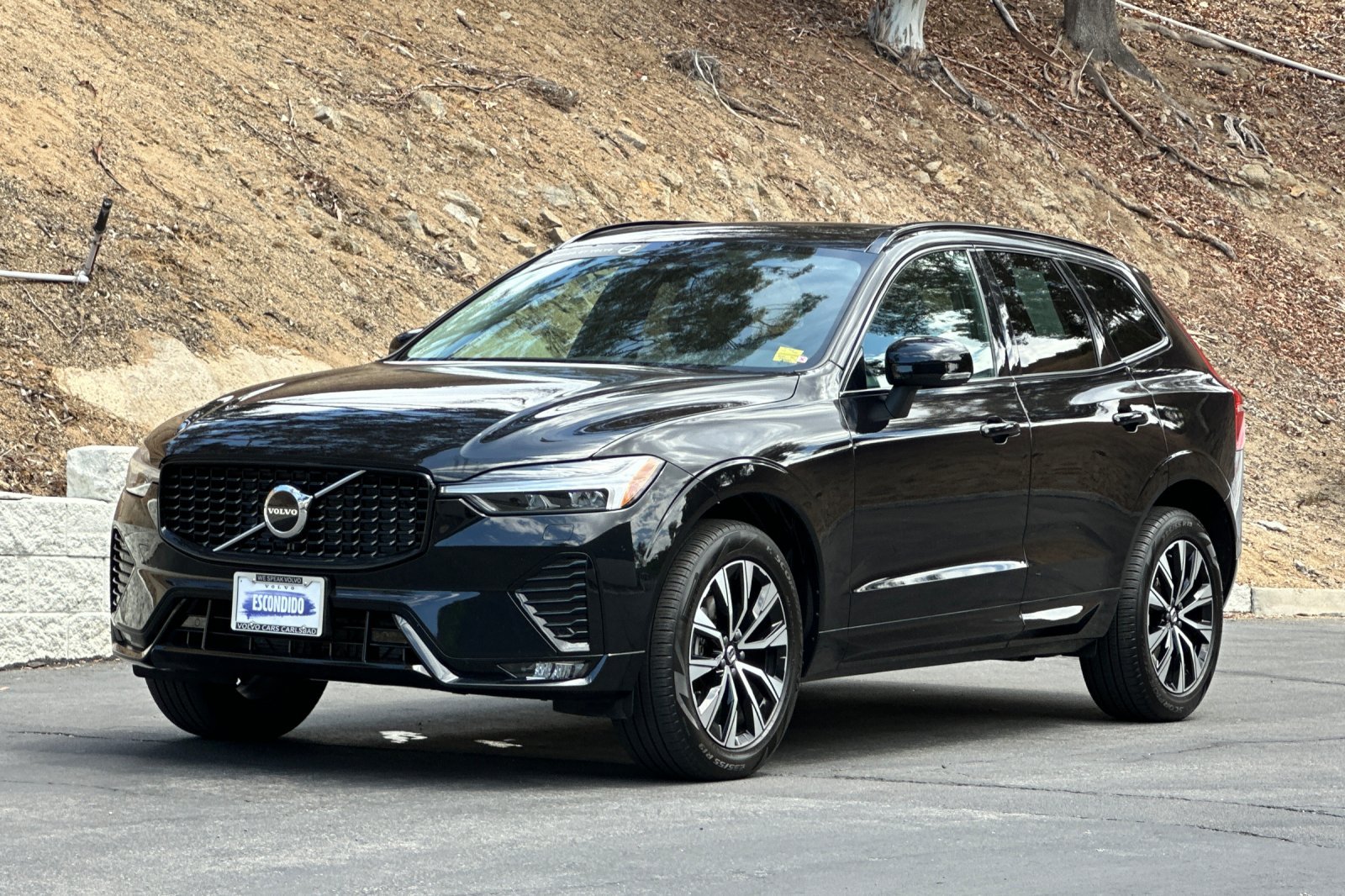 Certified 2025 Volvo XC60 B5 Core AWD/4WD image 9