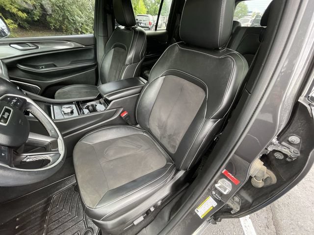 Used 2022 Jeep Grand Cherokee Altitude AWD/4WD image 19