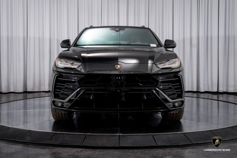 Used 2019 Lamborghini Urus image 2