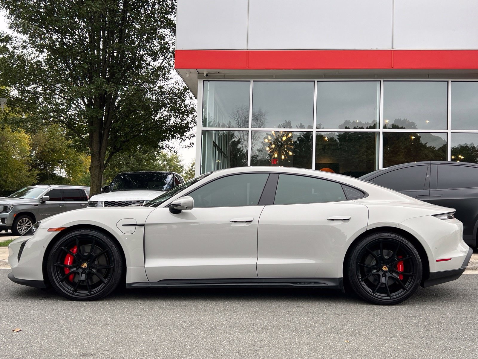 Used 2022 Porsche Taycan GTS w/ Premium Package (P6U) AWD/4WD image 34