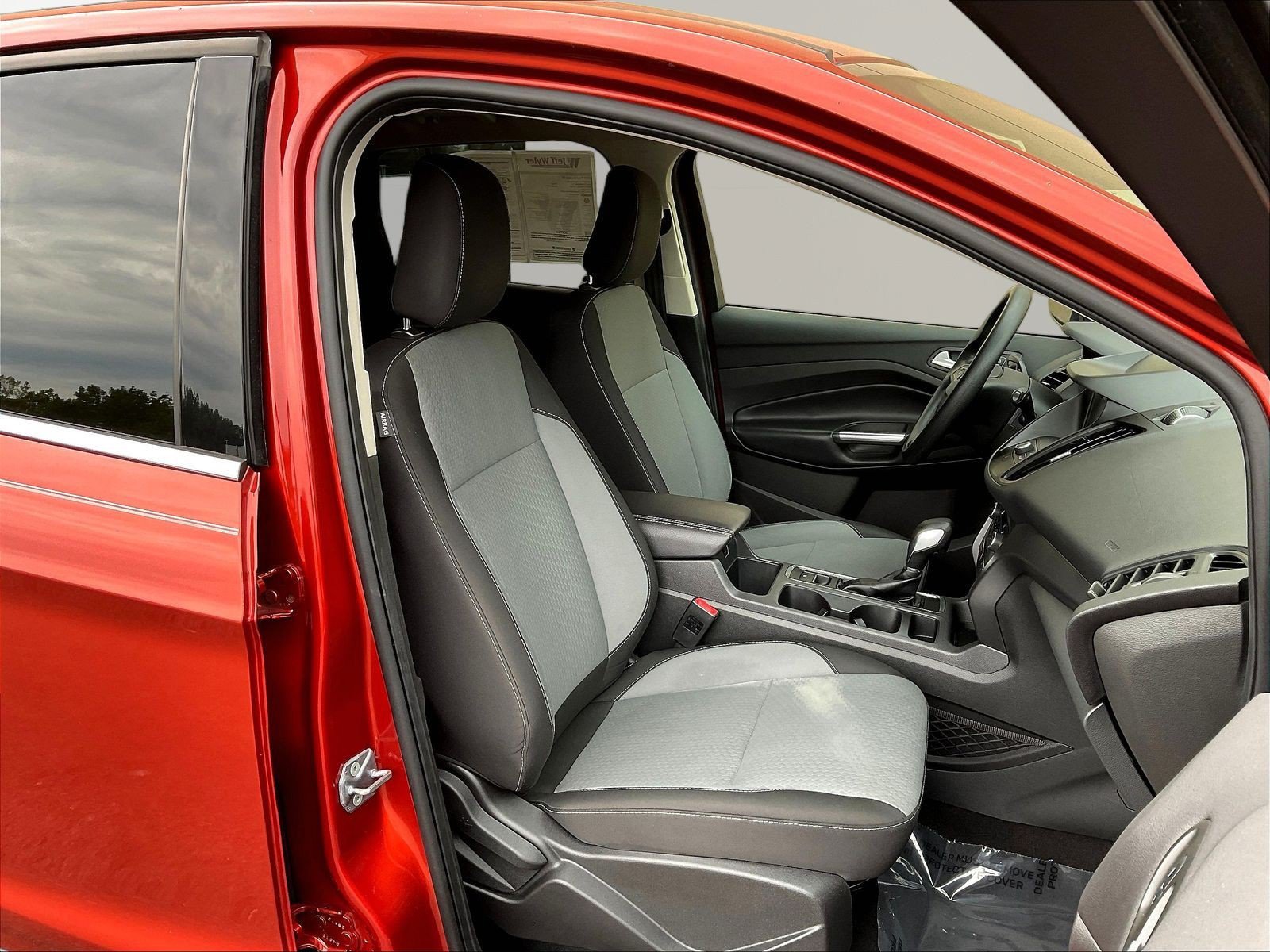 Used 2019 Ford Escape SE FWD image 28