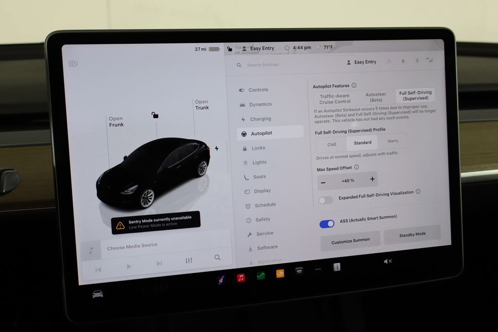 Used 2023 Tesla Model 3 Standard Range image 31