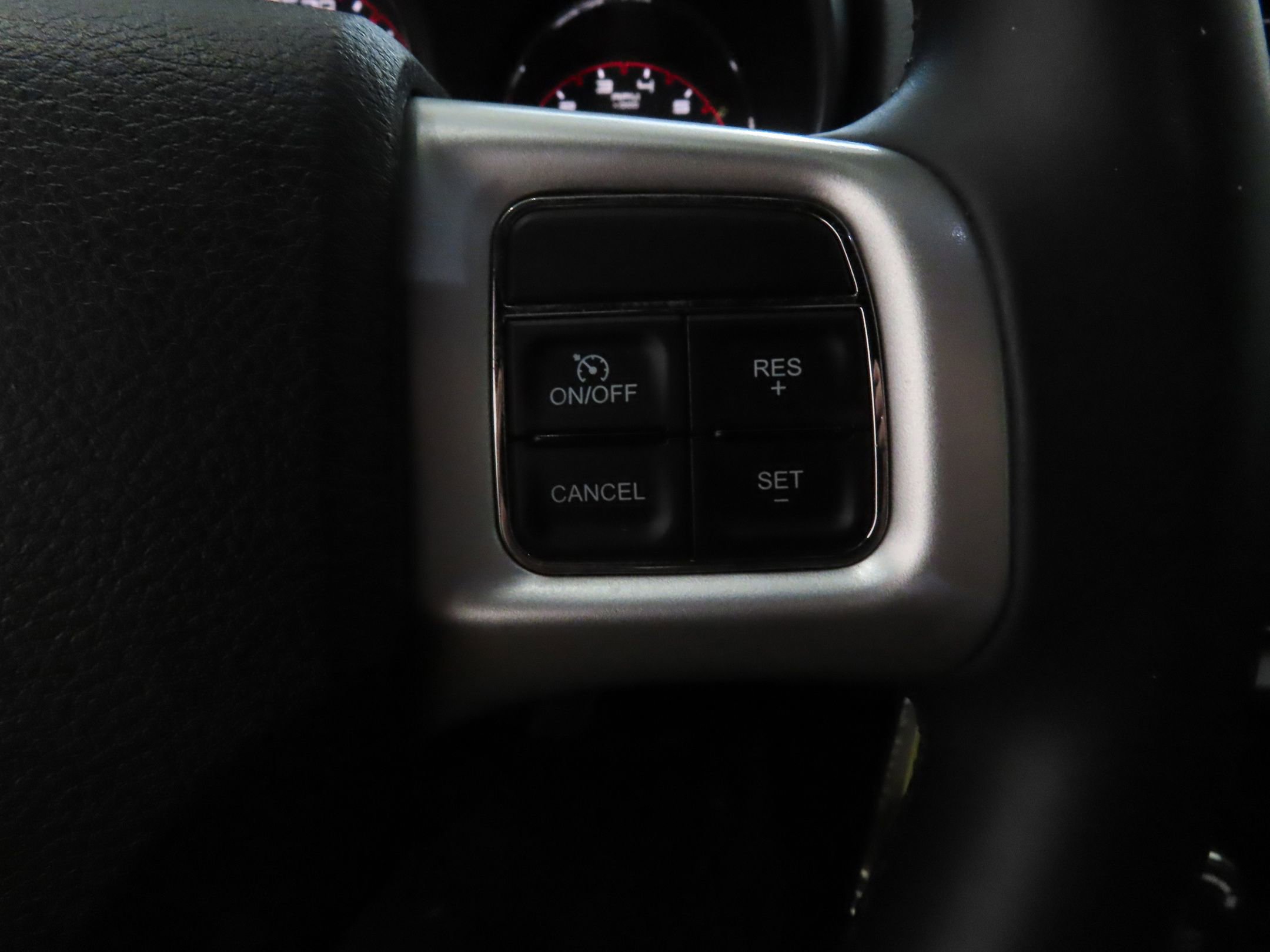 Used 2014 Dodge Avenger SXT w/ Rallye Appearance Group FWD image 13