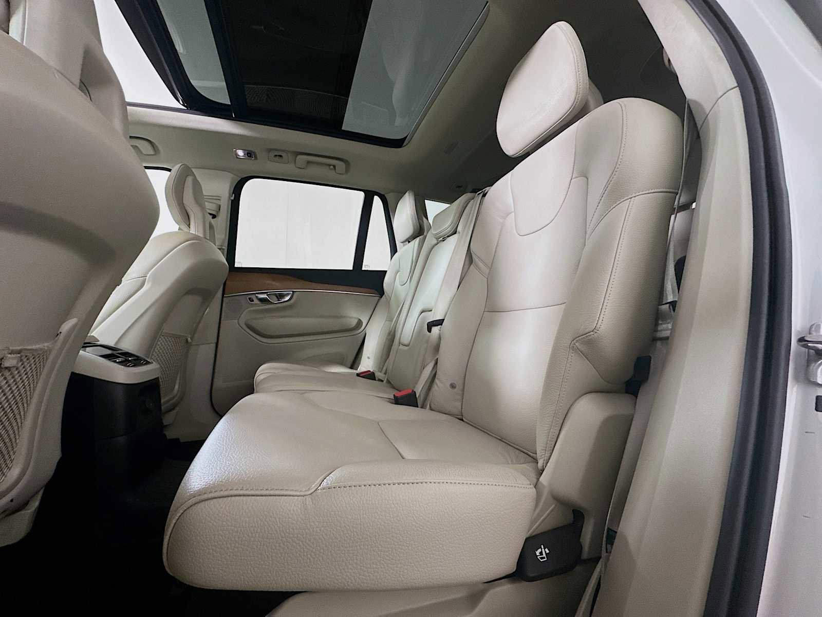 Certified 2021 Volvo XC90 T8 Inscription Expression w/ Advanced Package image 23