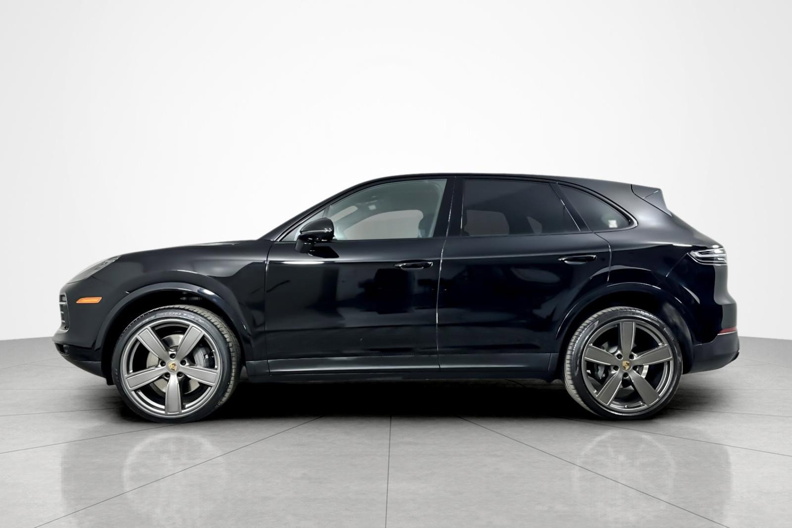 Used 2023 Porsche Cayenne S image 2