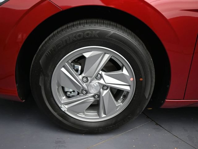 Certified 2026 Hyundai Elantra SE FWD image 21