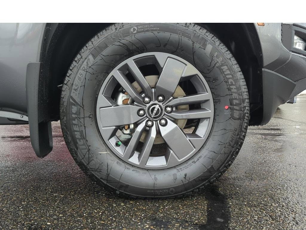 New 2025 Nissan Frontier SV w/ SV Convenience Package image 9
