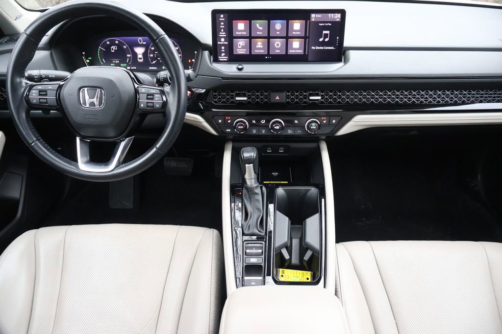 Used 2023 Honda Accord Touring image 14