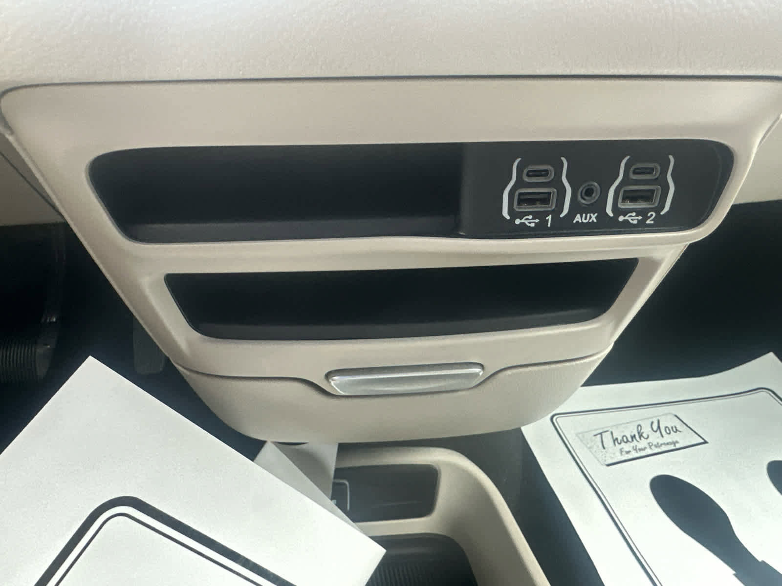 Used 2024 Chrysler Pacifica Touring-L image 34