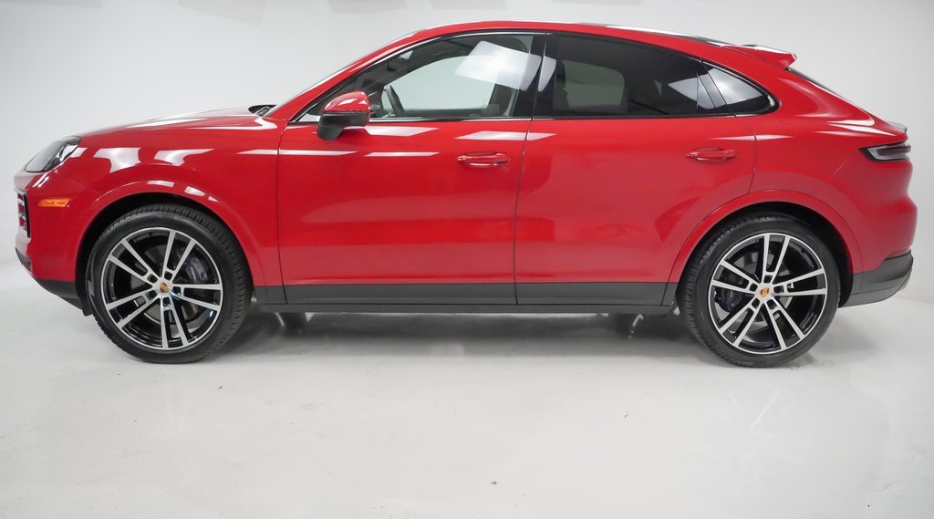 Certified 2025 Porsche Cayenne Coupe image 2