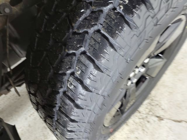 Used 2018 Chevrolet Colorado LT image 11