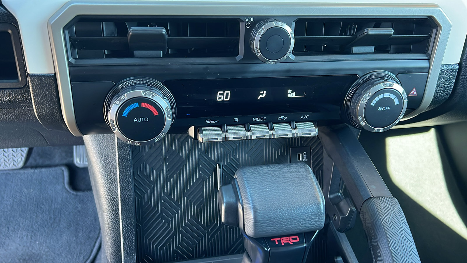 Used 2024 Toyota Tacoma TRD Off-Road AWD/4WD image 21