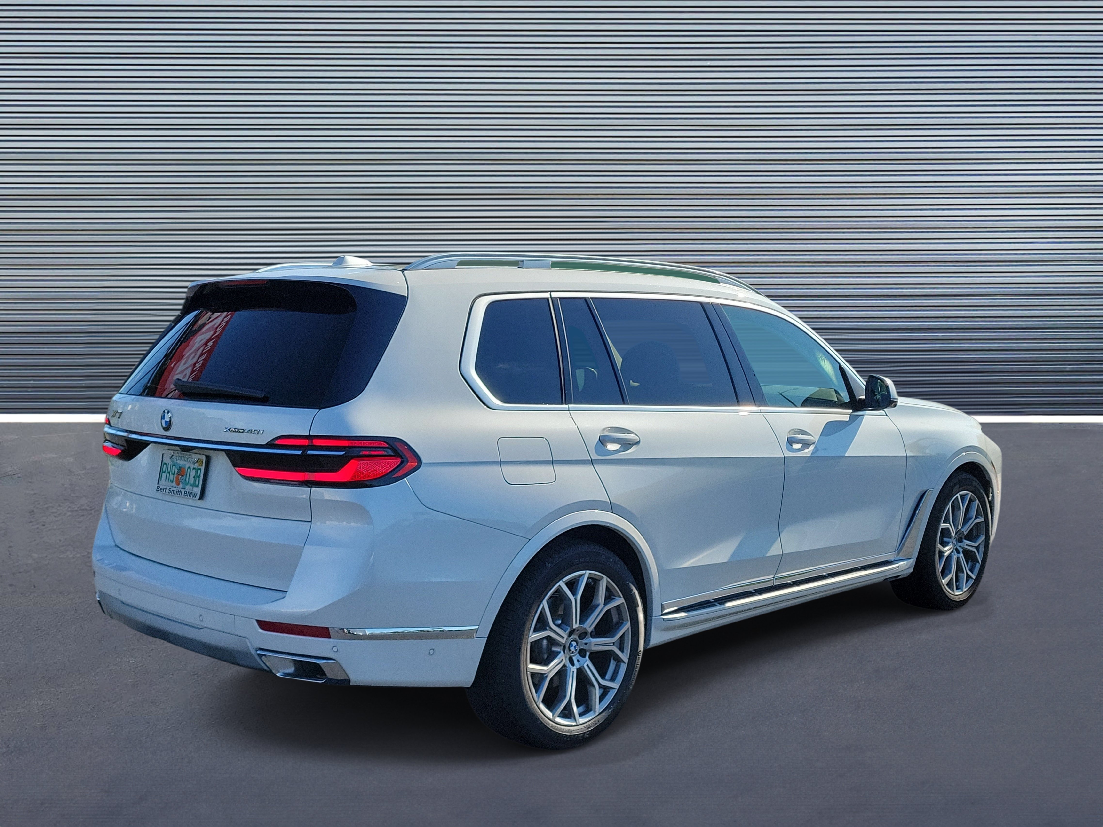 Used 2026 BMW X7 xDrive40i AWD/4WD image 3