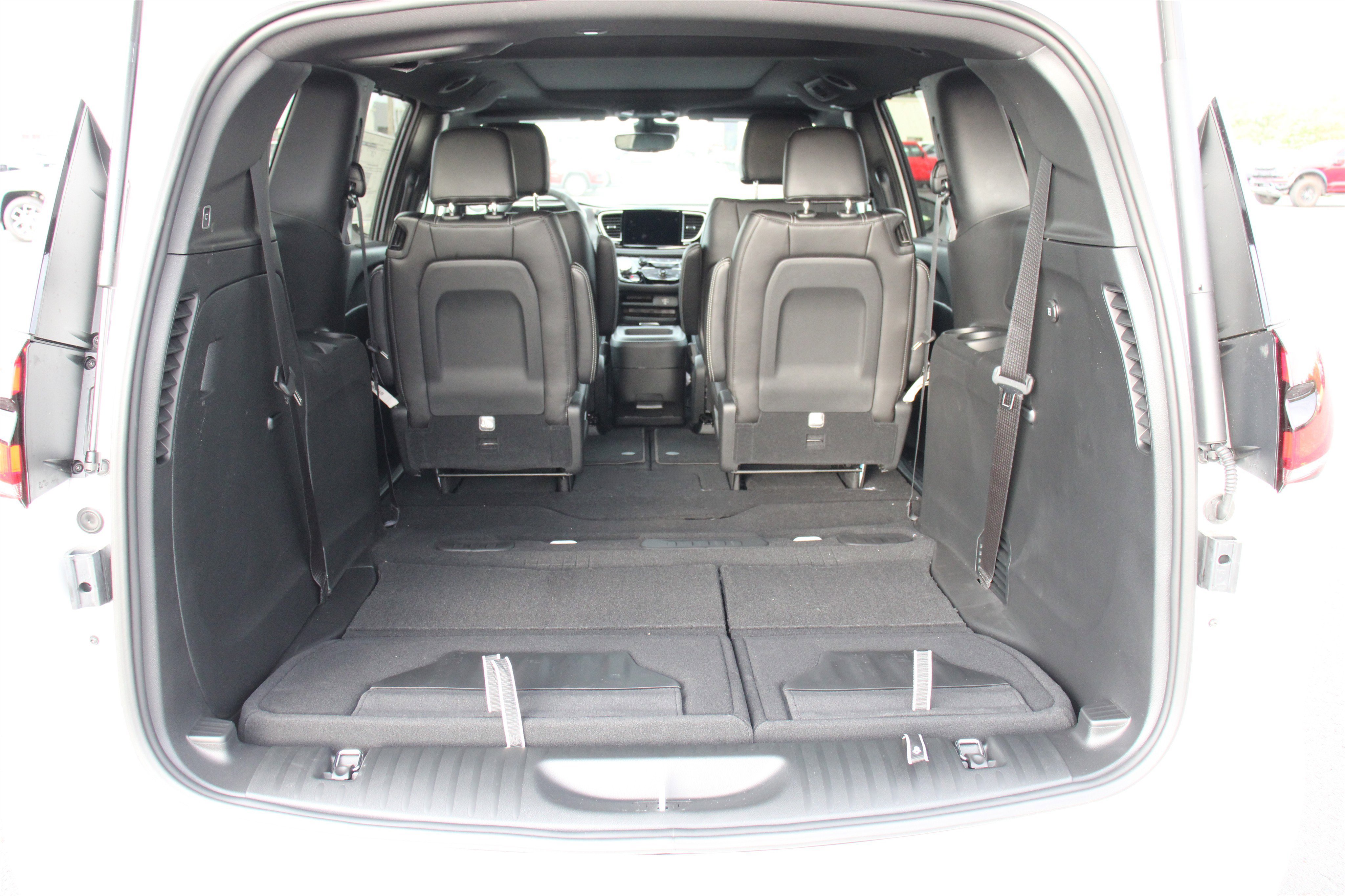 New 2026 Chrysler Pacifica Select AWD/4WD image 28