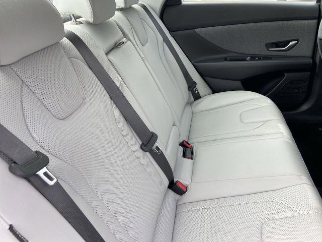 Used 2025 Hyundai Elantra Limited image 23