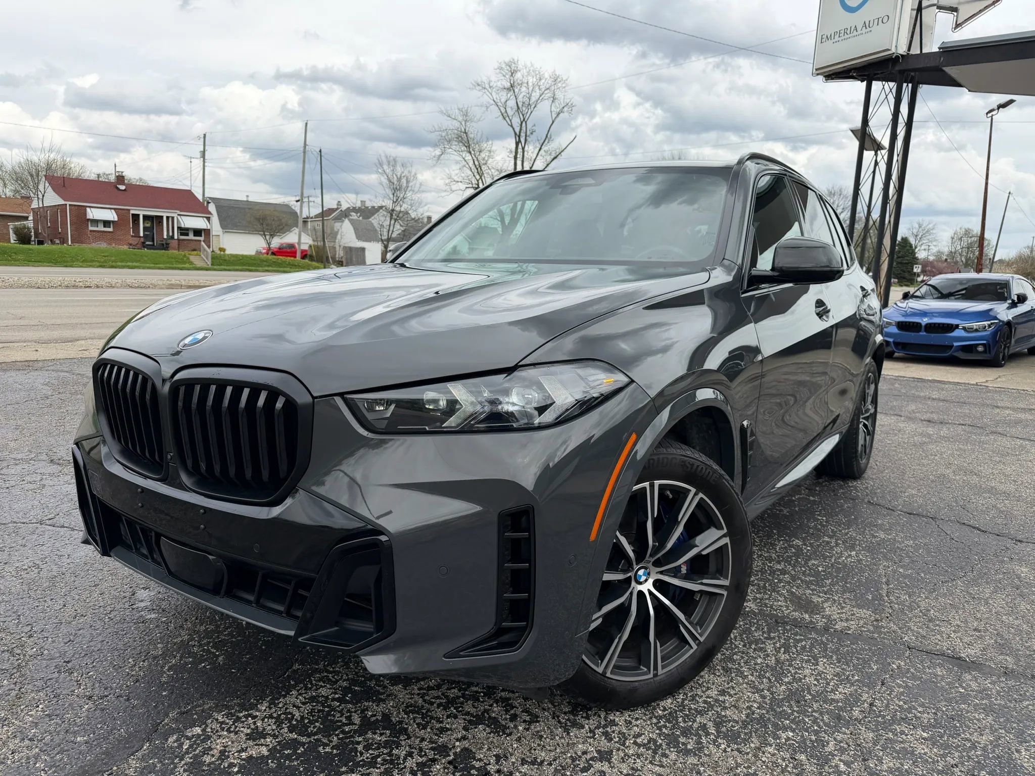 Used 2024 BMW X5 xDrive40i w/ Premium Essential Package image 1