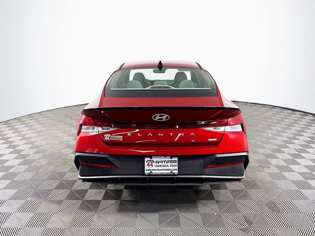New 2025 Hyundai Elantra SEL FWD image 7