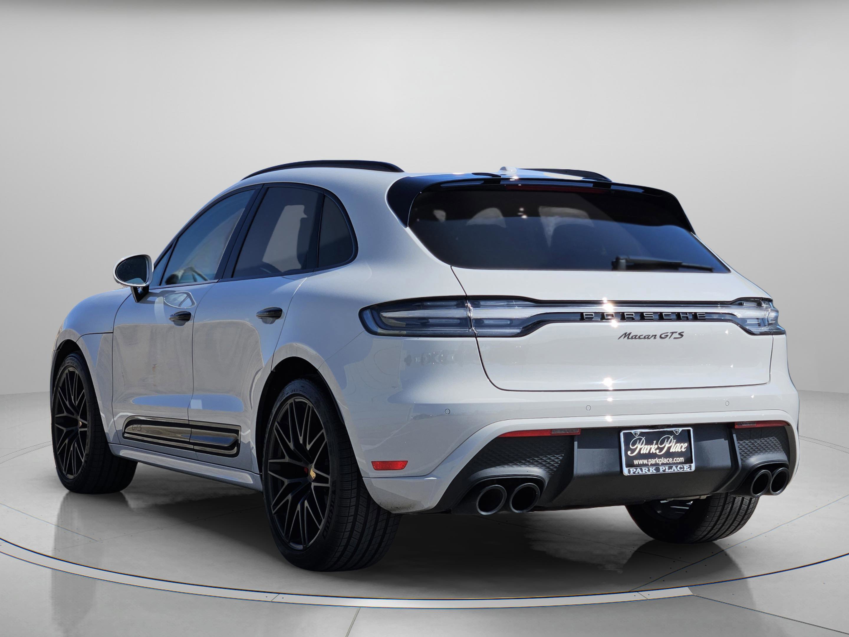 Certified 2024 Porsche Macan GTS image 3