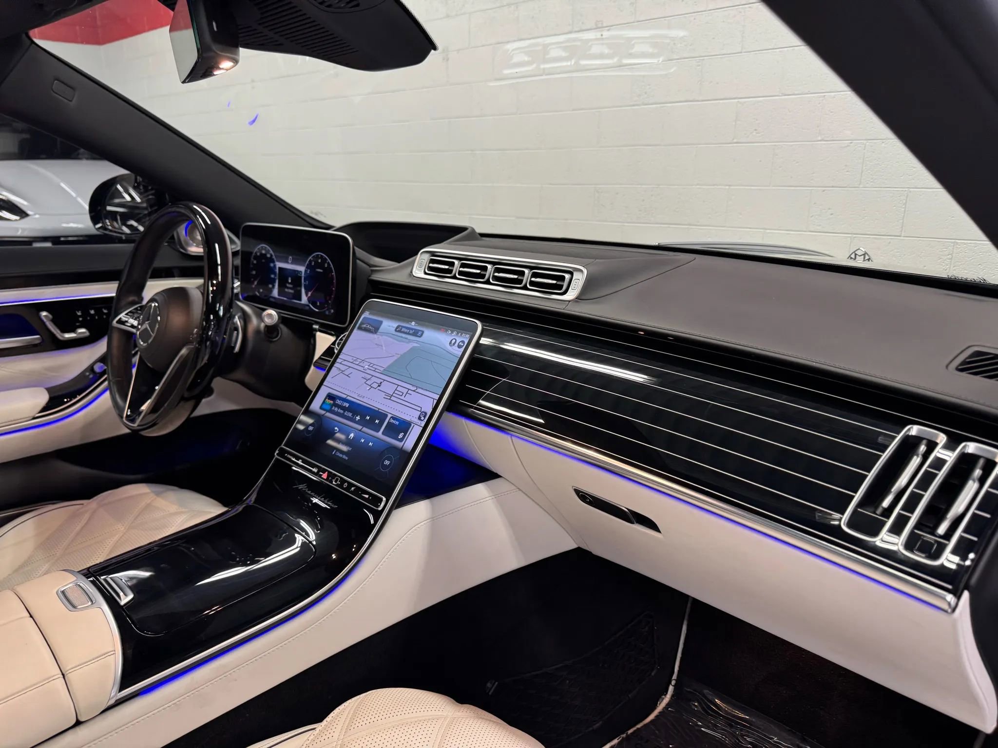 Used 2023 Mercedes-Benz Maybach S 680 S 680 4MATIC Sedan 4D w/ Manufaktur Leather Package image 73