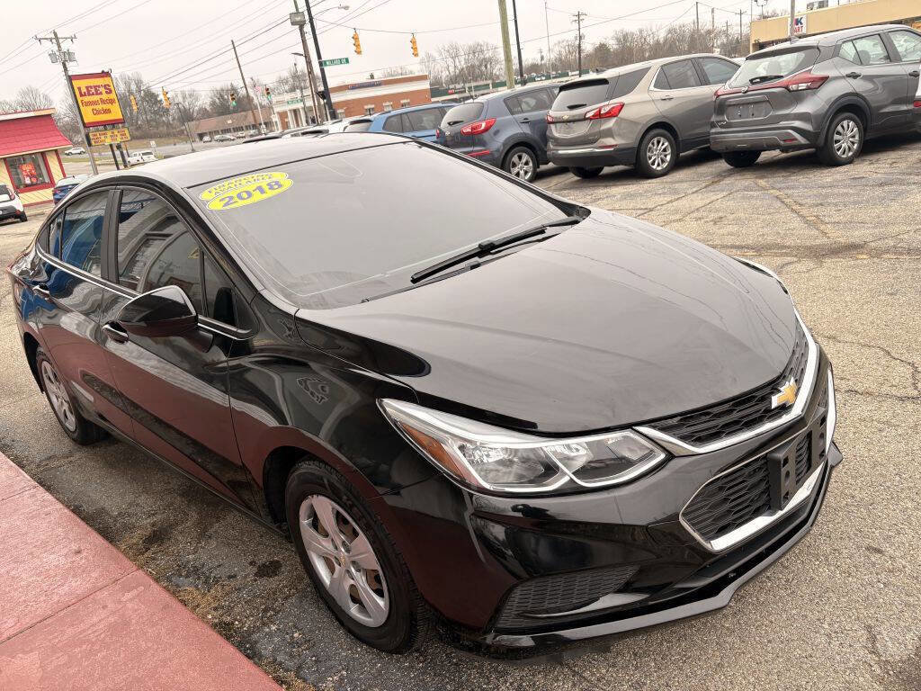 Used 2018 Chevrolet Cruze LS image 4