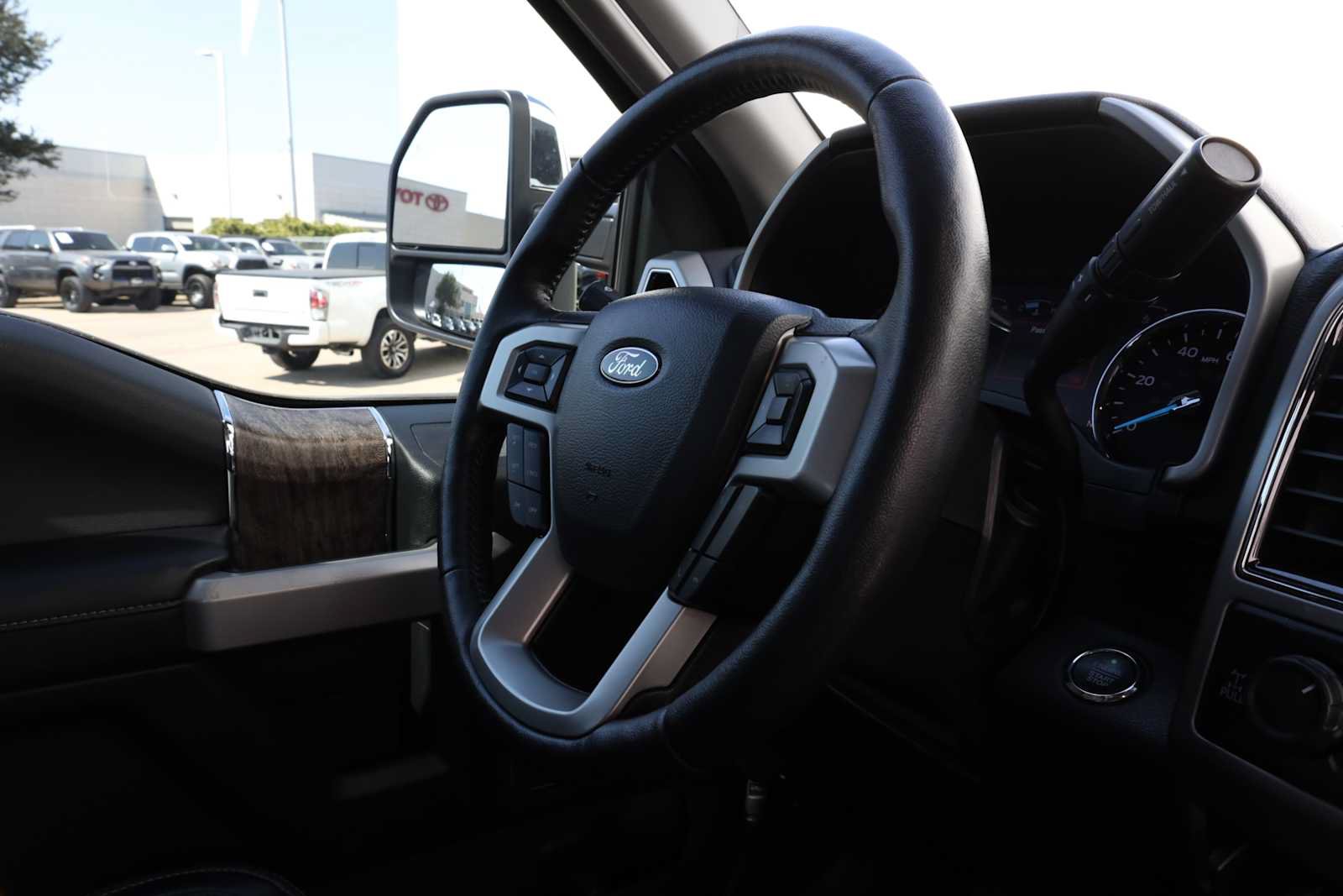 Used 2018 Ford F250 Lariat w/ Lariat Ultimate Package AWD/4WD image 15