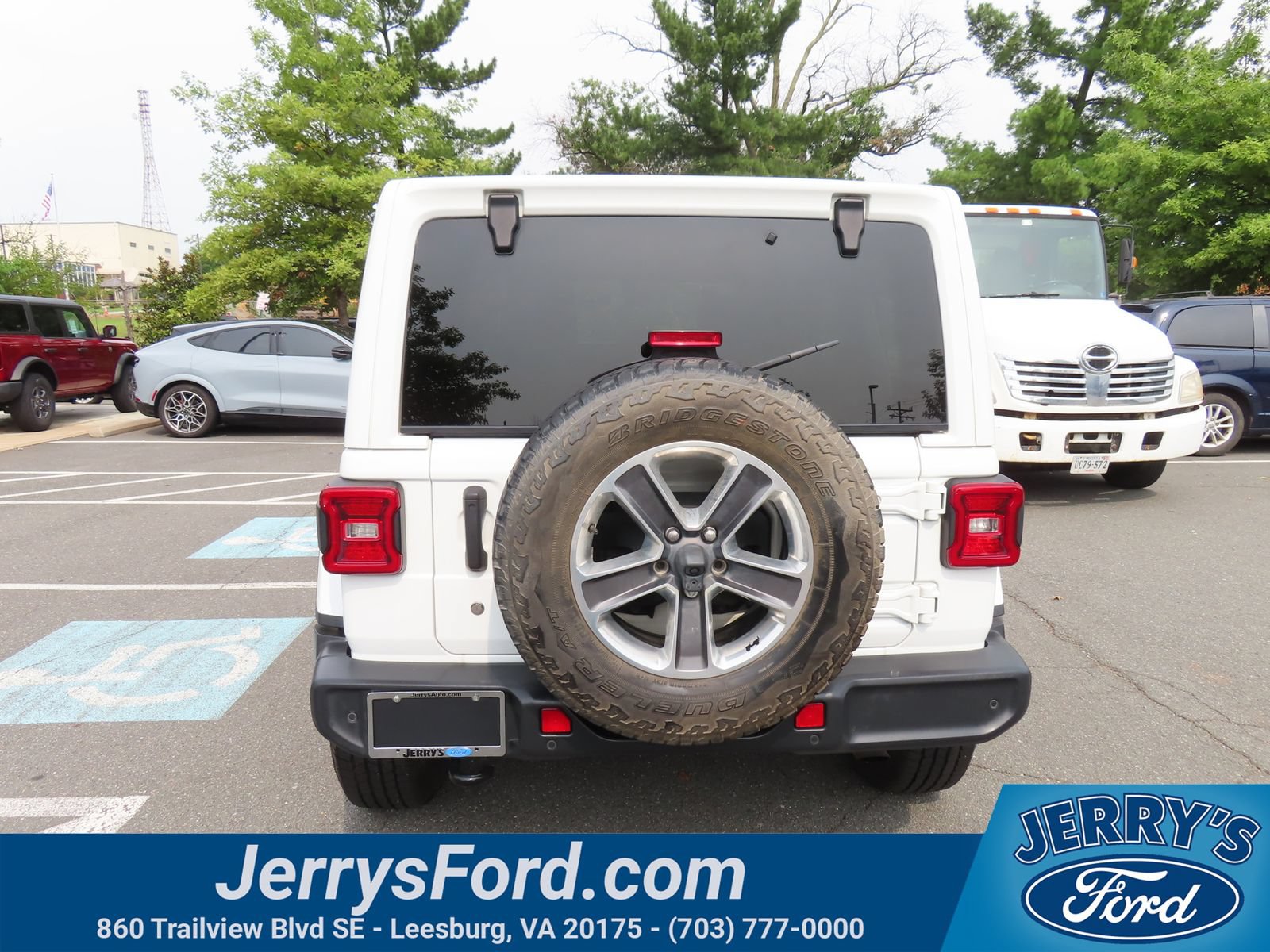 Used 2020 Jeep Wrangler Unlimited Sahara AWD/4WD image 6