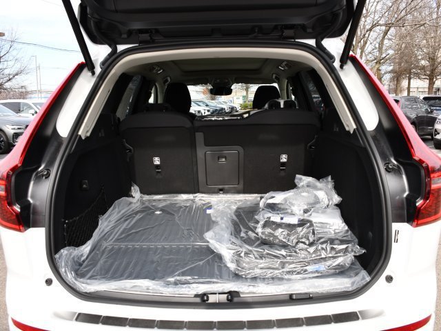 New 2026 Volvo XC60 T8 Plus w/ Protection Package Premier AWD/4WD image 28