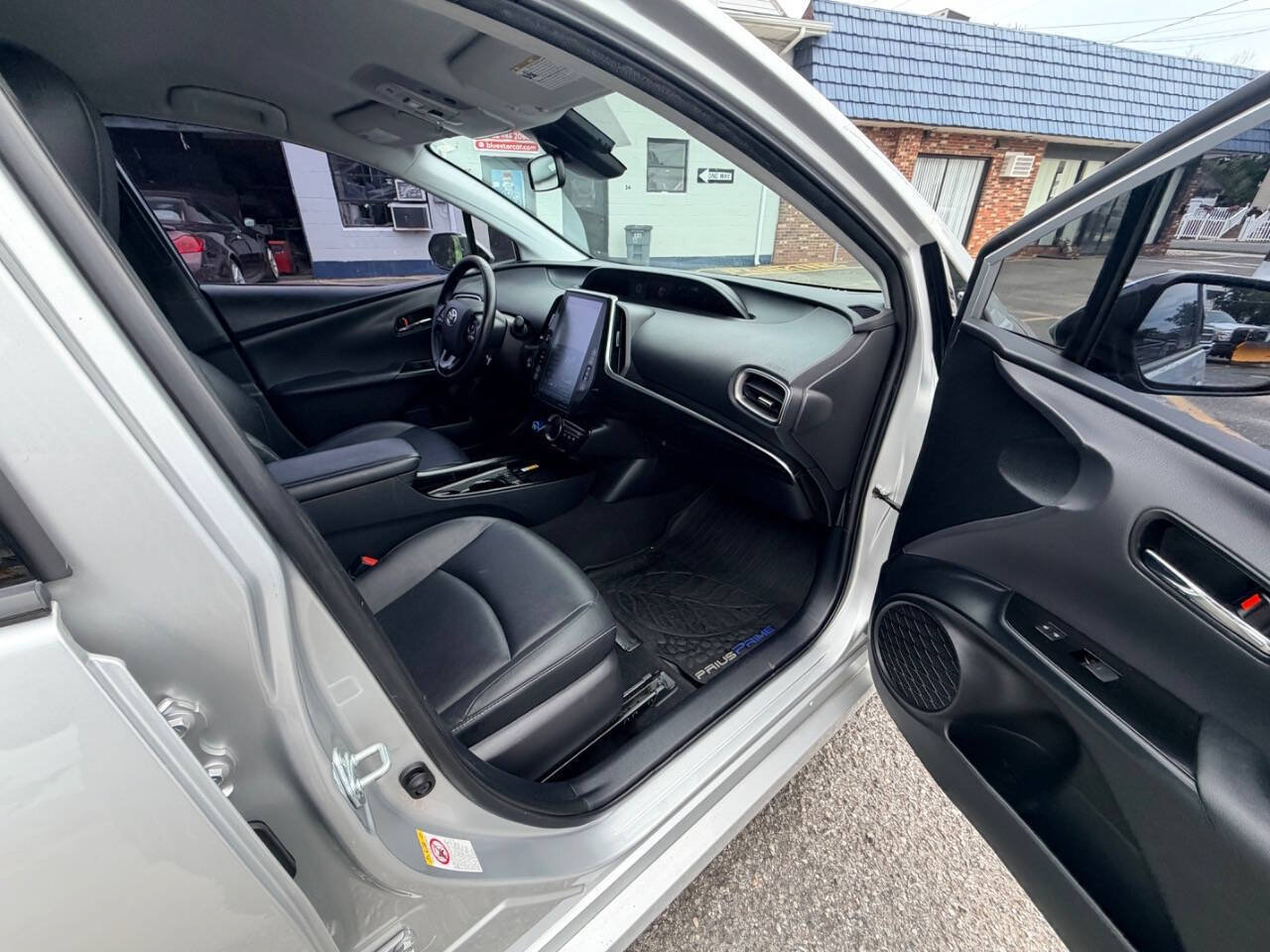 Used 2020 Toyota Prius Prime XLE FWD image 65