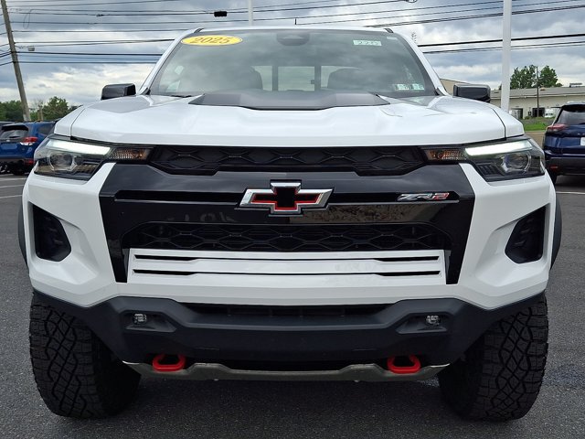 Used 2025 Chevrolet Colorado ZR2 AWD/4WD image 2