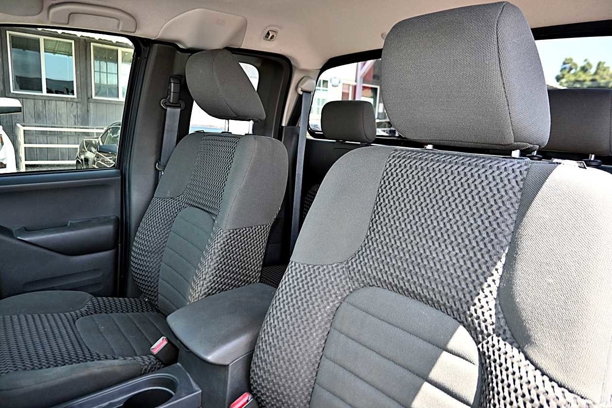 Used 2017 Nissan Frontier SV RWD image 11