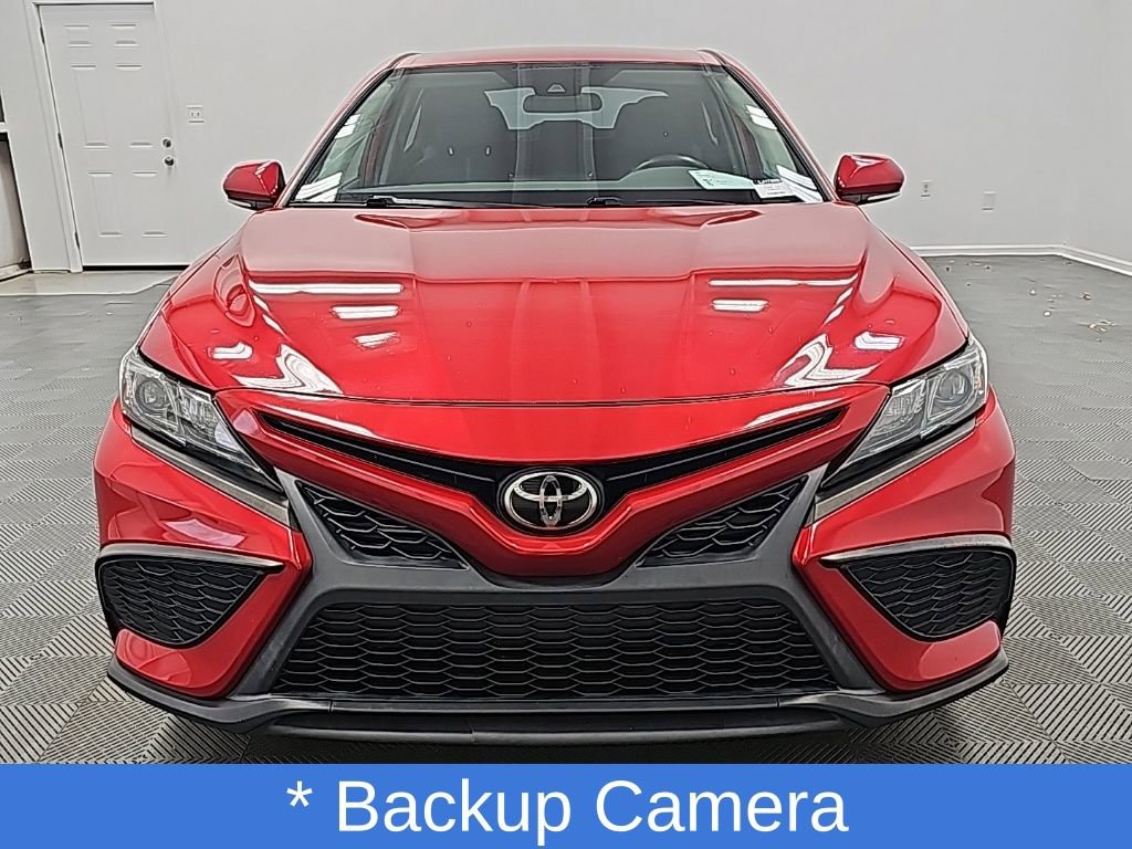 Used 2023 Toyota Camry SE image 4