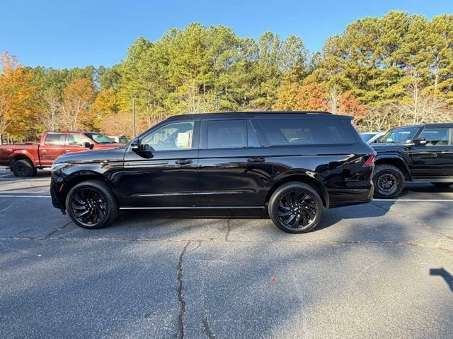 New 2025 Lincoln Navigator L Reserve w/ Jet Appearance Package AWD/4WD image 4