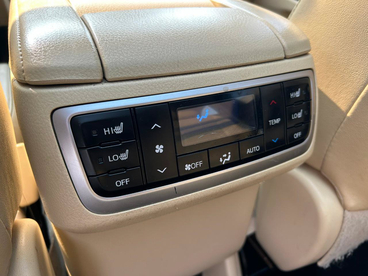 Used 2018 Toyota Highlander Limited Platinum AWD/4WD image 15