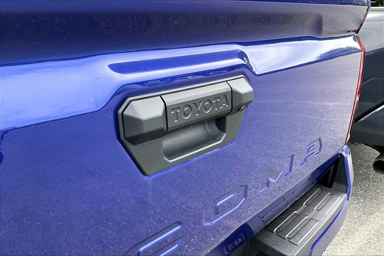 New 2025 Toyota Tacoma TRD Off-Road image 15