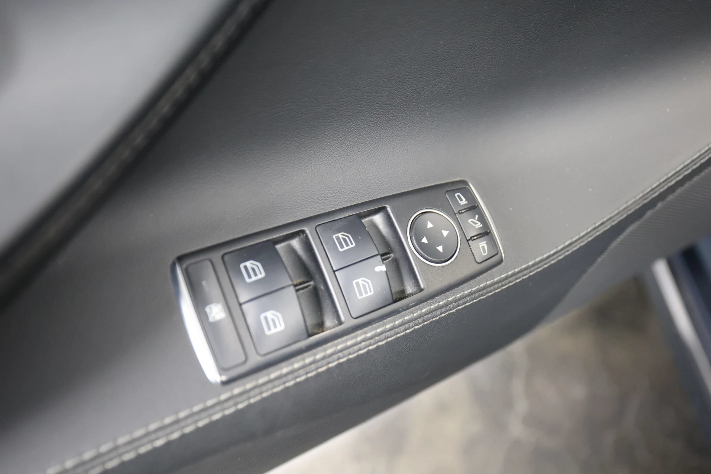 Used 2015 Tesla Model S 85D AWD/4WD image 26