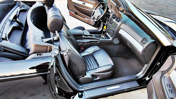 Used 2002 Ford Thunderbird Deluxe image 15