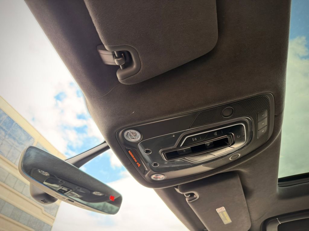 Used 2019 Bentley Bentayga AWD/4WD image 34