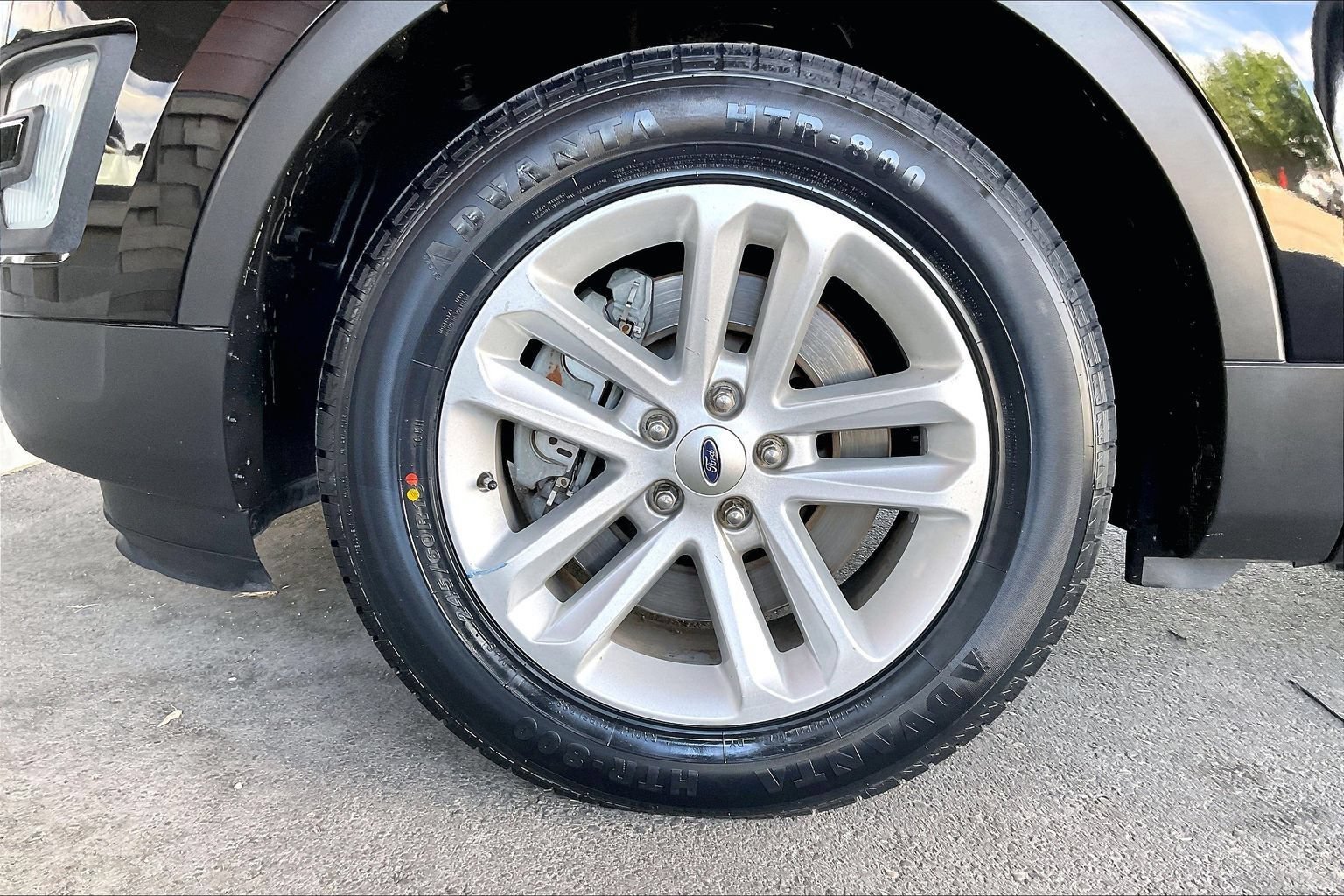 Used 2016 Ford Explorer XLT w/ Equipment Group 202A FWD image 26
