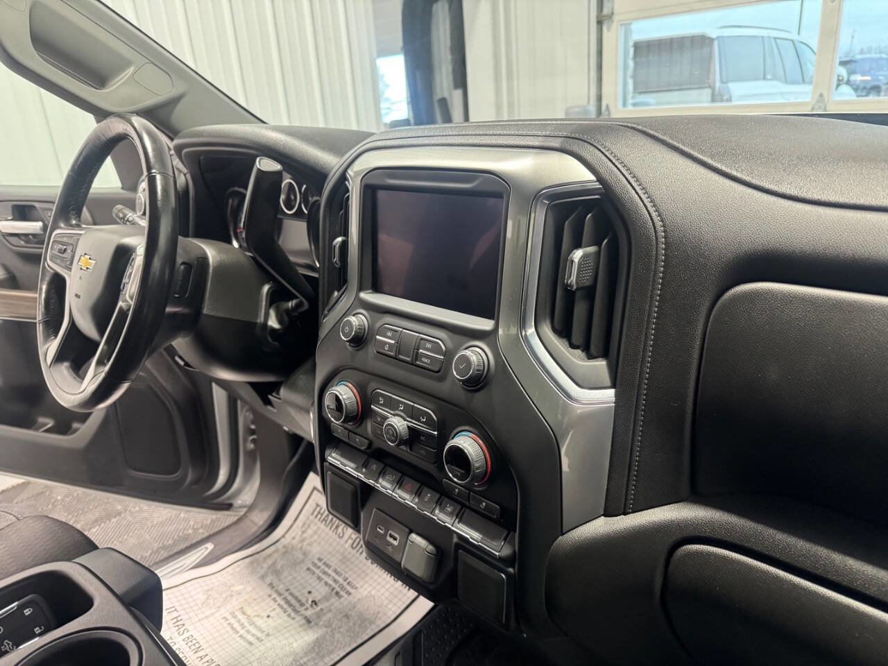 Used 2021 Chevrolet Silverado 1500 LT image 21