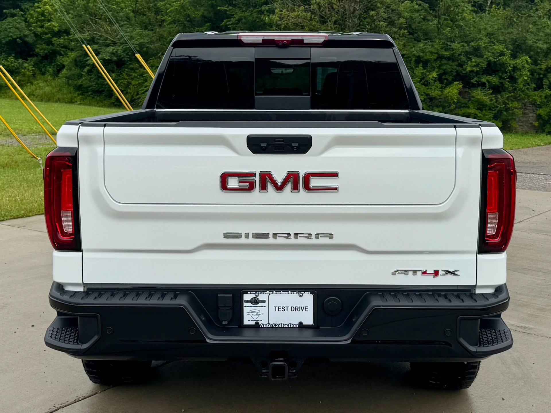Used 2024 GMC Sierra 1500 AT4X image 5