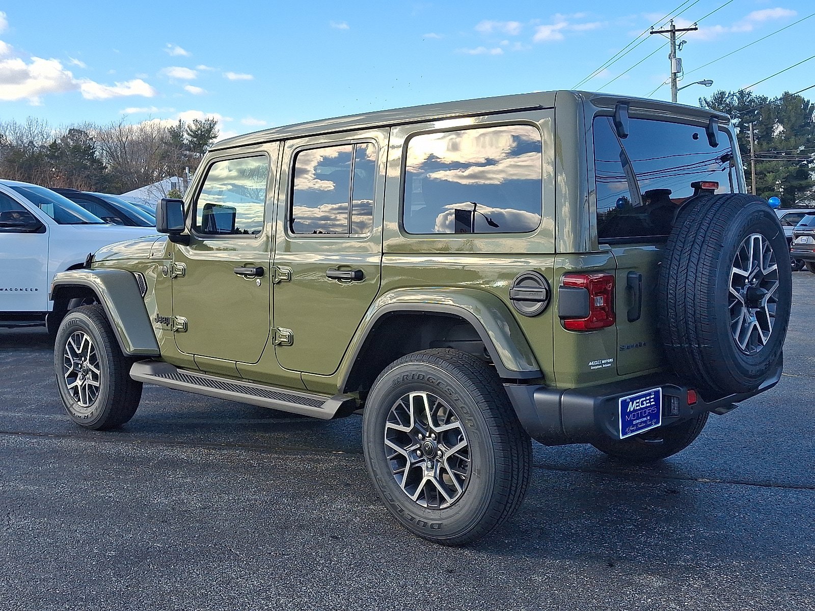 New 2026 Jeep Wrangler Unlimited Sahara AWD/4WD image 4