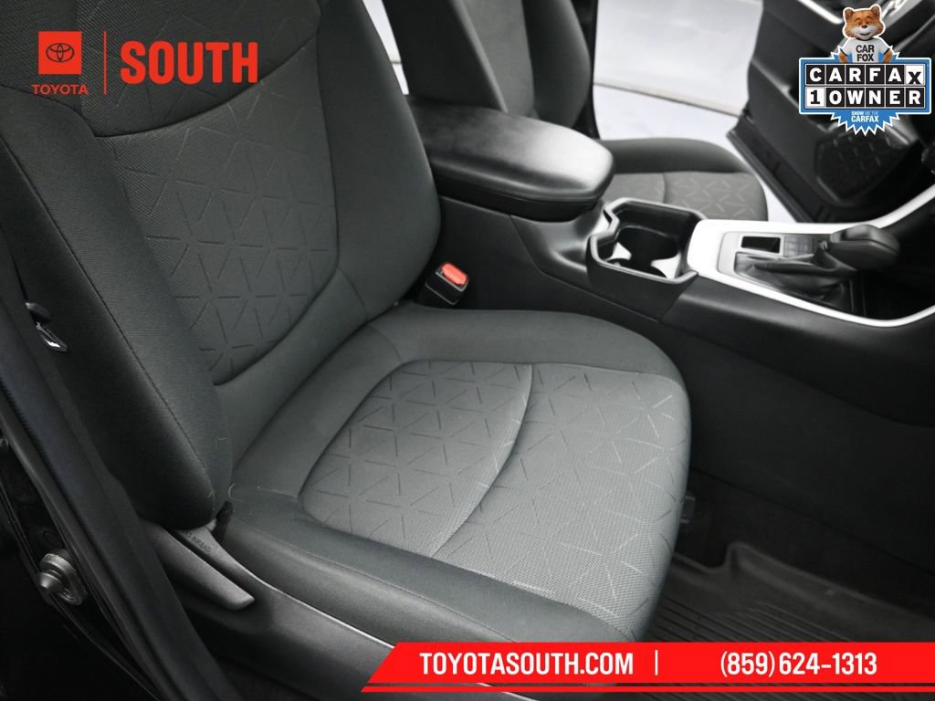 Used 2021 Toyota RAV4 XLE w/ Convenience Package image 27