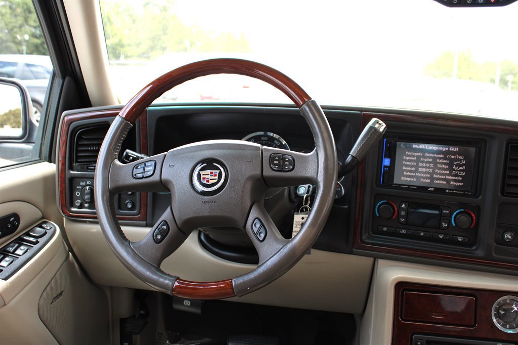 Used 2006 Cadillac Escalade EXT image 21