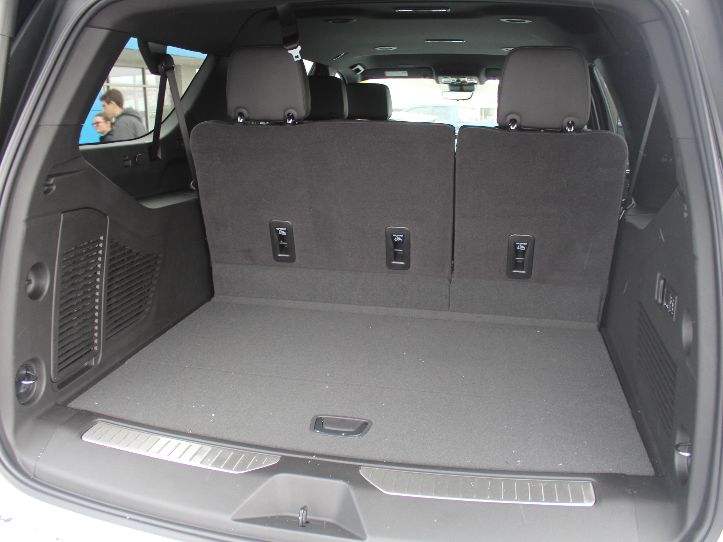 New 2026 Chevrolet Suburban High Country image 18